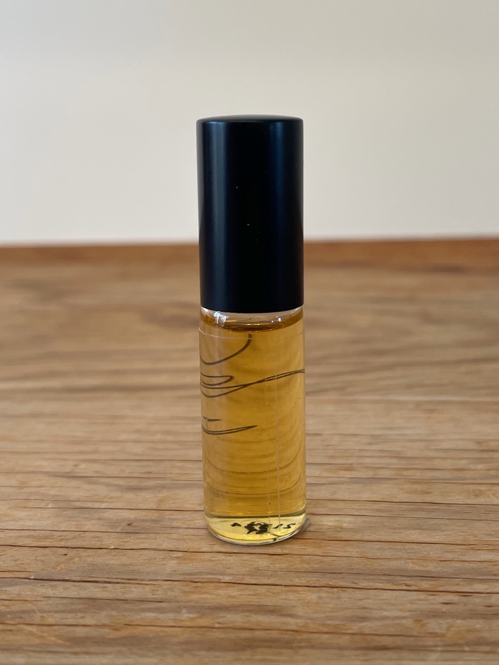 NWOB Billie Eilish Eilish Rollerball Roll Mini Travel Size 0.11 oz / 3.5 ml - Picture 3 of 7